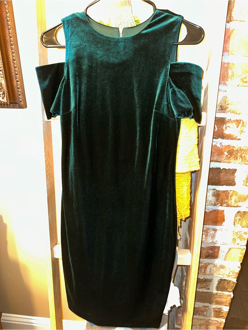 Calvin Klein Emerald Velvet Cold-Shoulder Midi Dress